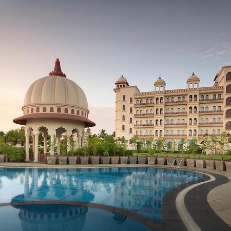 Uday Palace Navsari, A Member Of Radisson Individuals Esterno foto
