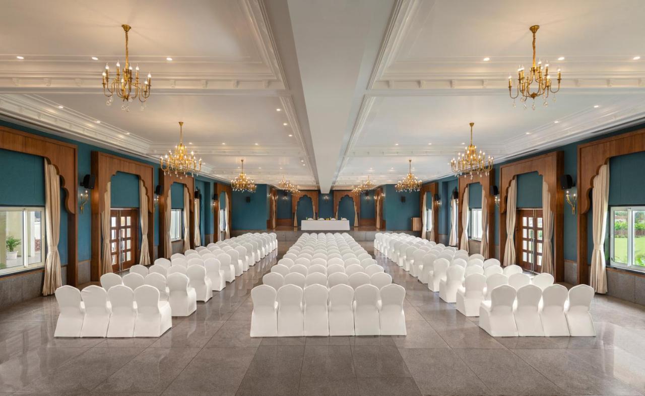 Uday Palace Navsari, A Member Of Radisson Individuals Esterno foto