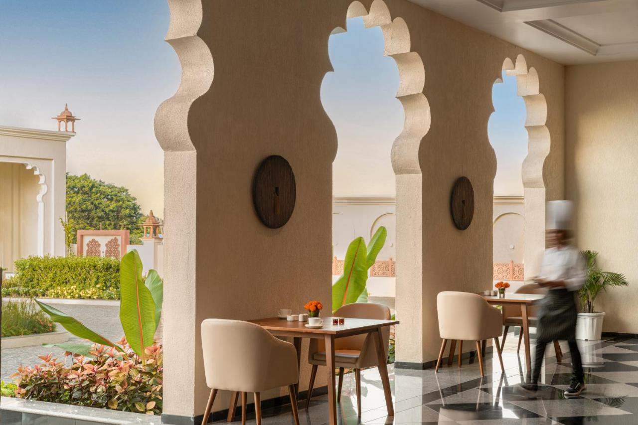 Uday Palace Navsari, A Member Of Radisson Individuals Esterno foto