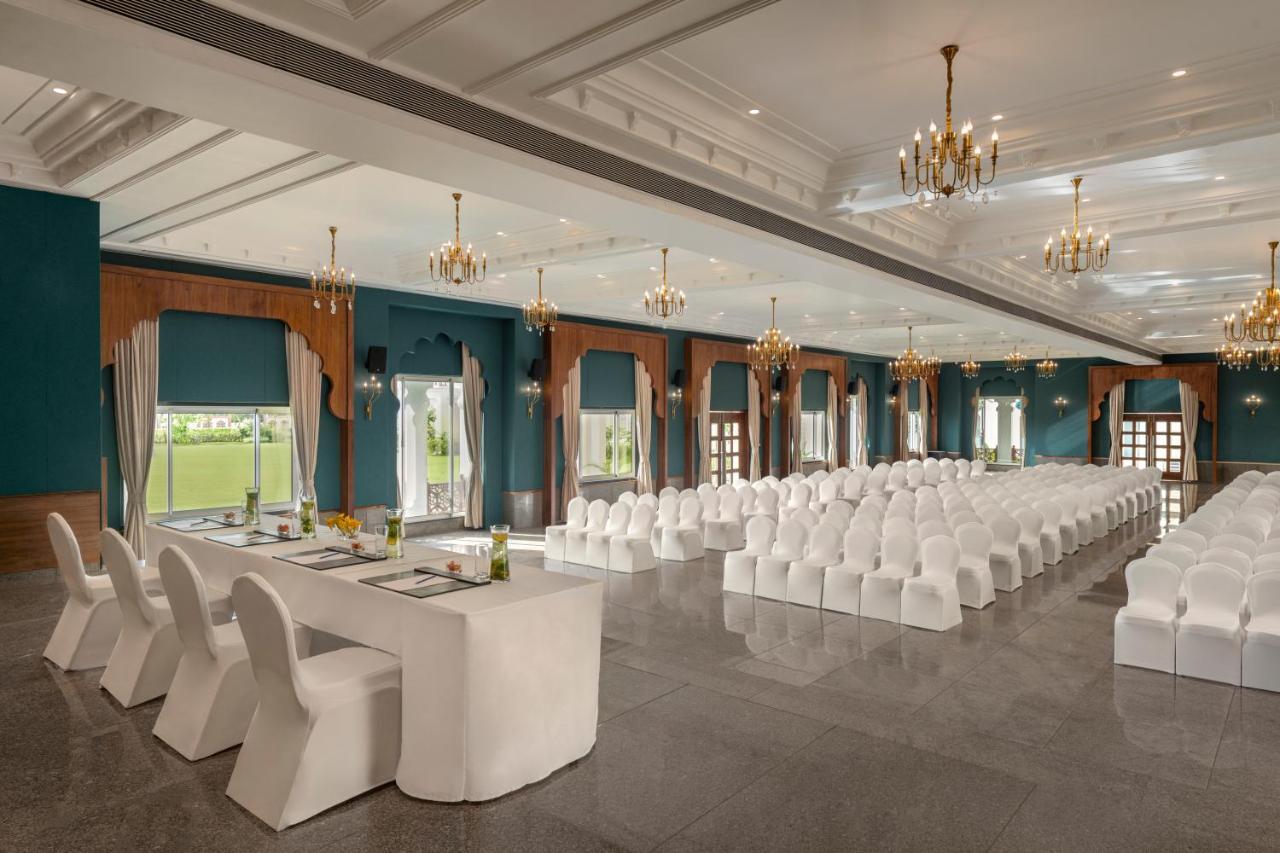 Uday Palace Navsari, A Member Of Radisson Individuals Esterno foto