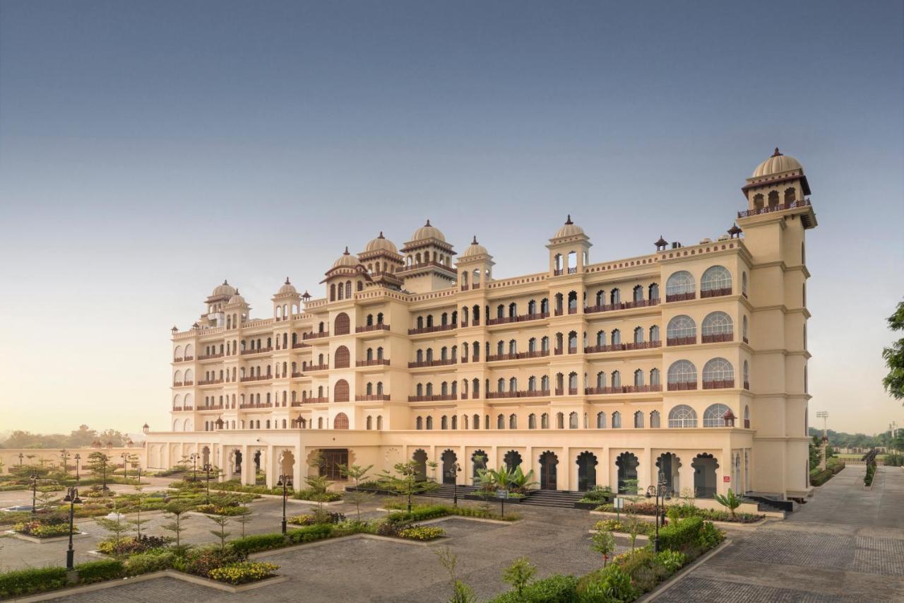Uday Palace Navsari, A Member Of Radisson Individuals Esterno foto