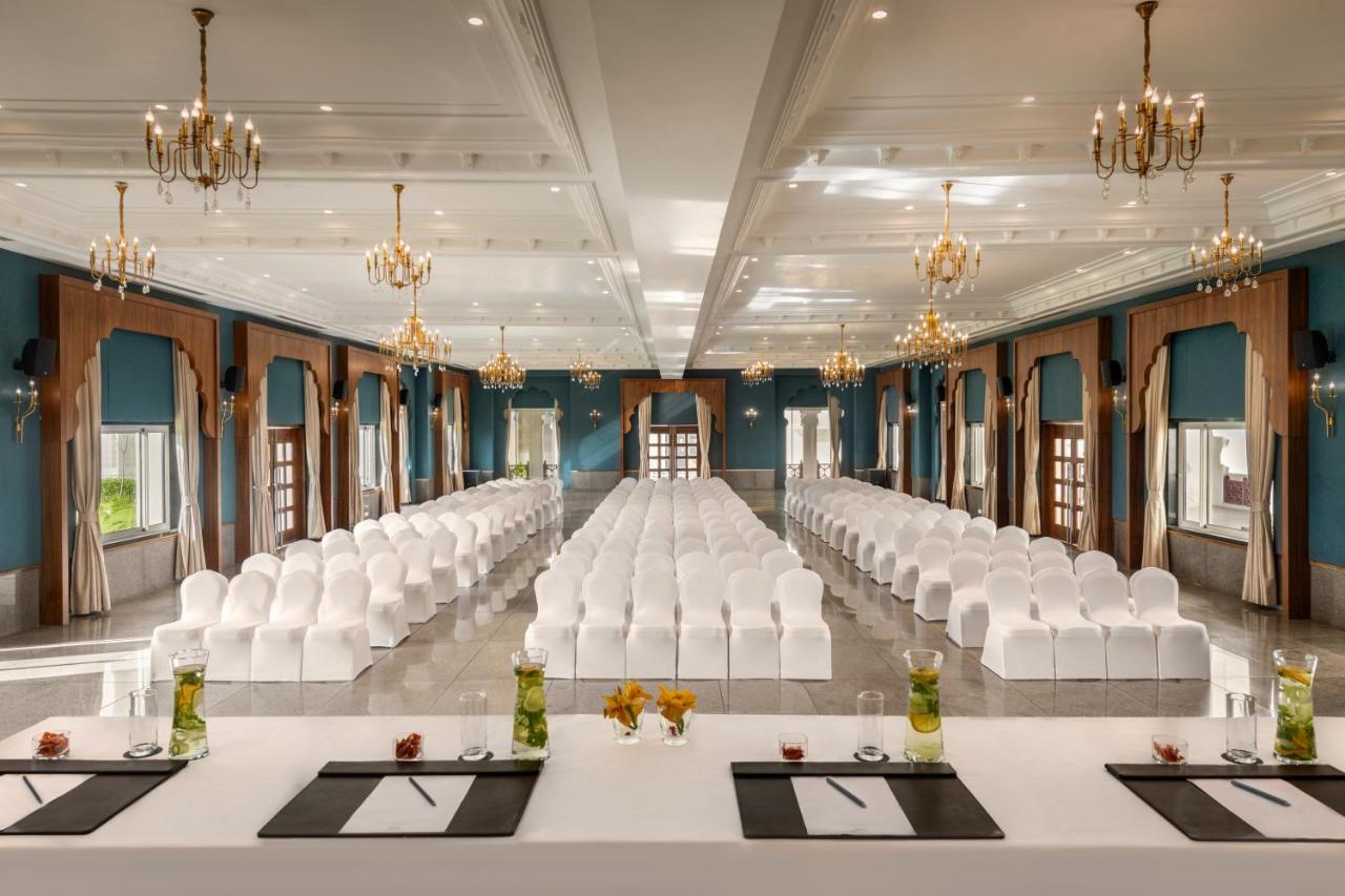 Uday Palace Navsari, A Member Of Radisson Individuals Esterno foto
