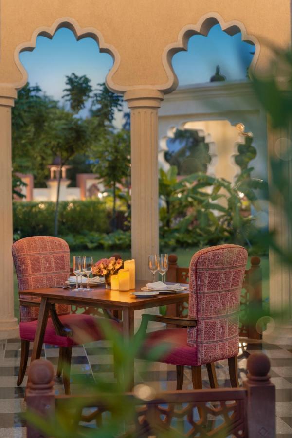 Uday Palace Navsari, A Member Of Radisson Individuals Esterno foto