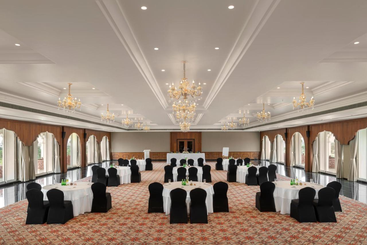 Uday Palace Navsari, A Member Of Radisson Individuals Esterno foto