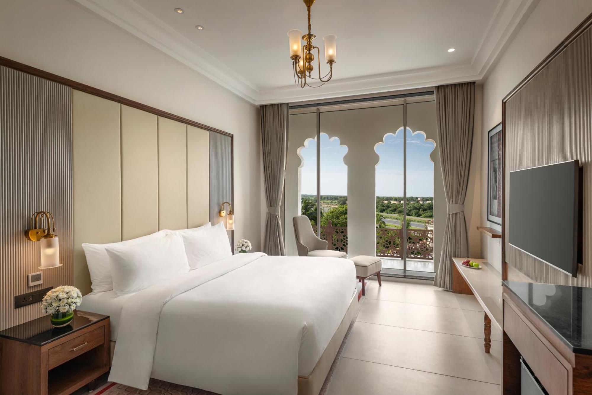 Uday Palace Navsari, A Member Of Radisson Individuals Esterno foto